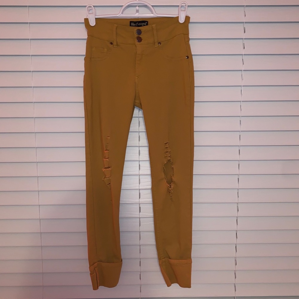 Ripped yellow jeggings